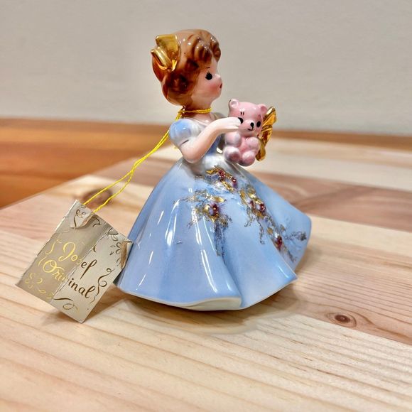 Vintage Josef Originals Special Occasions Series "The New Baby" Ceramic Figurine - Picture 8 of 10